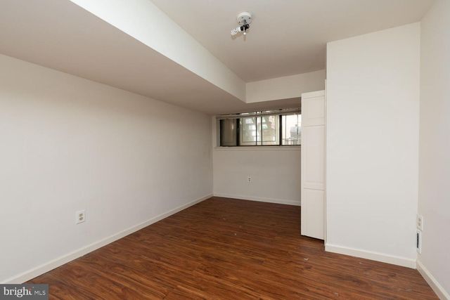 215 N 23RD ST, Philadelphia, PA 19103