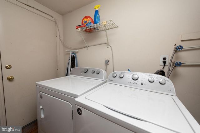 215 N 23RD ST, Philadelphia, PA 19103