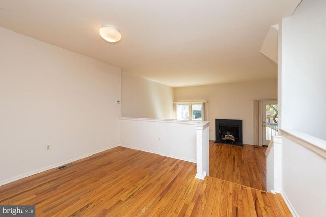 215 N 23RD ST, Philadelphia, PA 19103