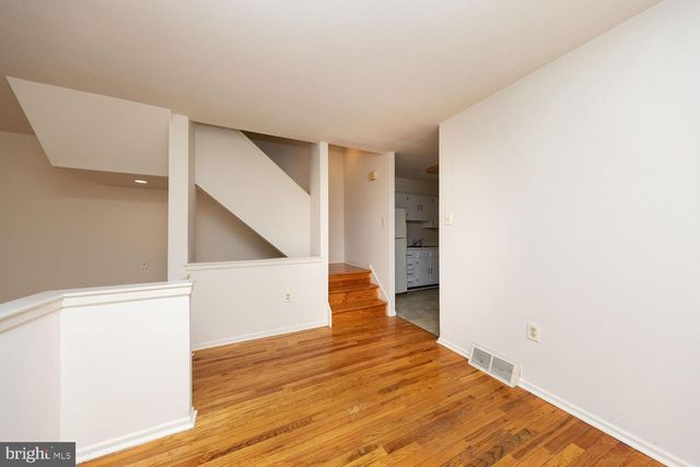 215 N 23RD ST, Philadelphia, PA 19103
