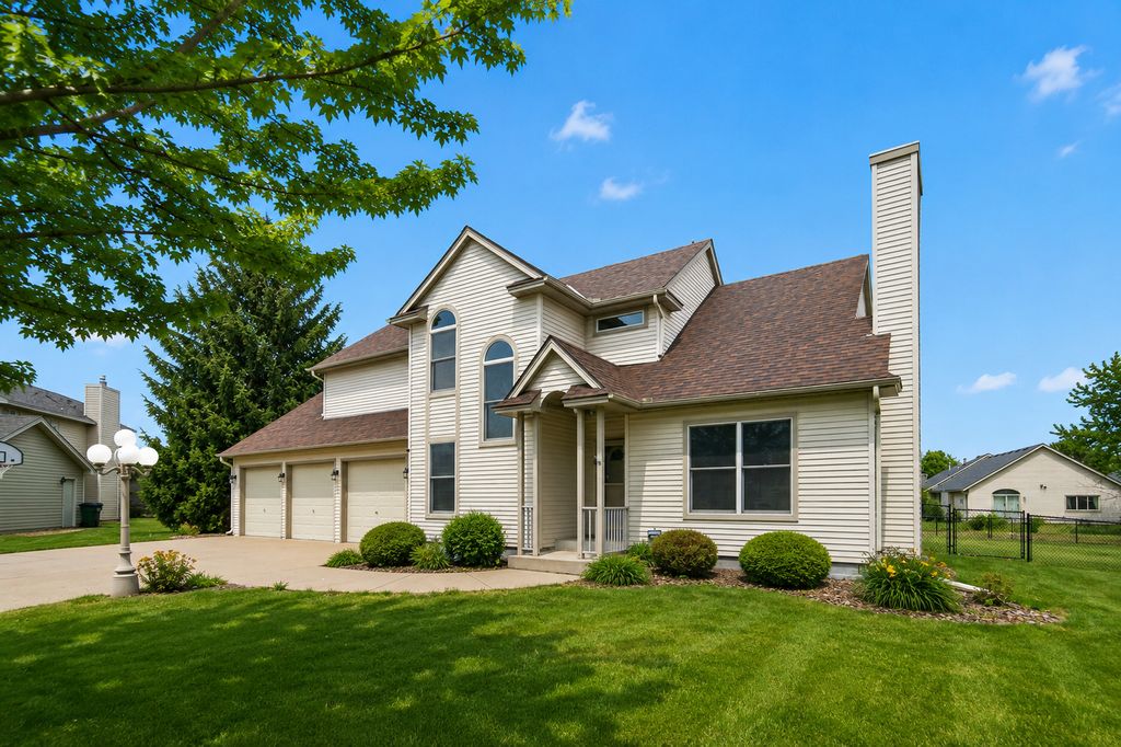 8057 Garfield Street NE, Spring Lake Park, MN 55432 — photo 2