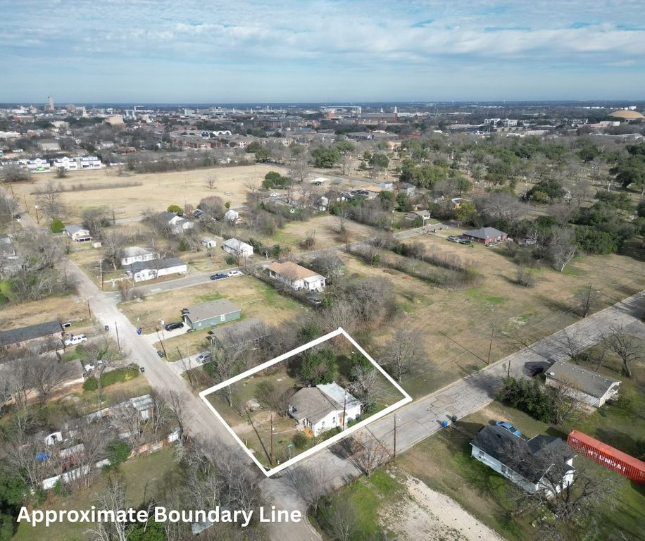 2524 S 9th Street, Waco, TX 76706