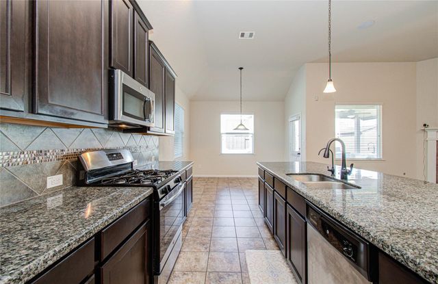 4815 Manila Bay Circle, Baytown, TX 77523