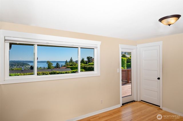 705 S 209th Street, Des Moines, WA 98198