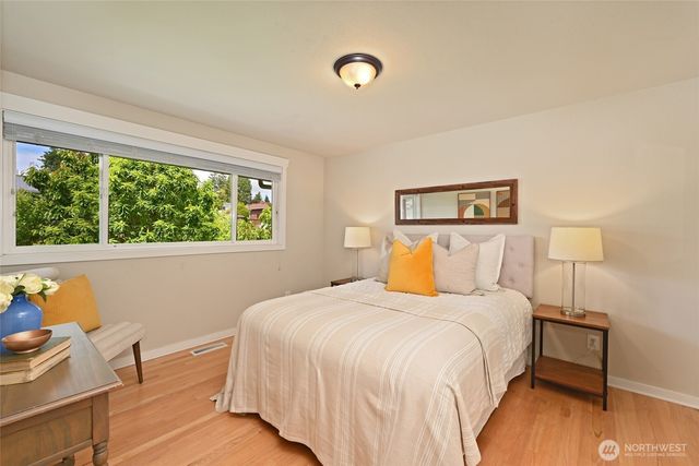 705 S 209th Street, Des Moines, WA 98198