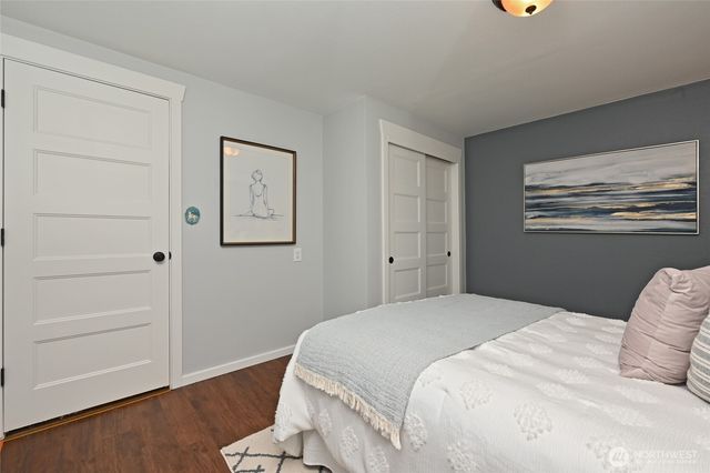 705 S 209th Street, Des Moines, WA 98198