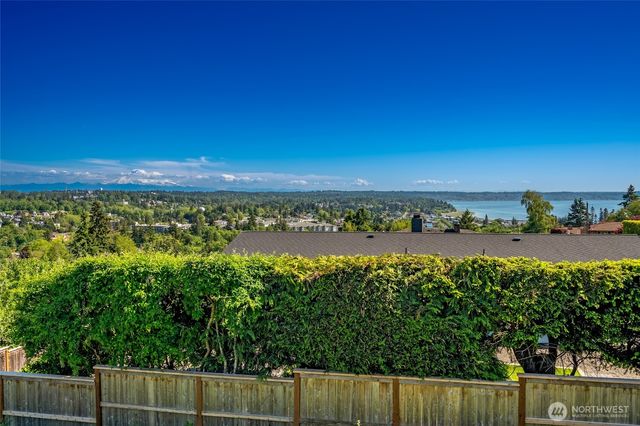 705 S 209th Street, Des Moines, WA 98198