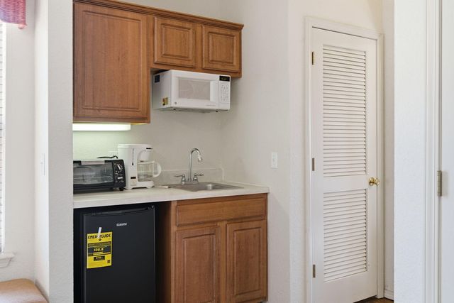 1001 Golf Drive 1, Branson West, MO 65737