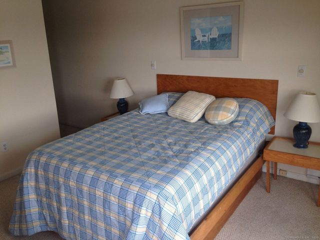 21 Atlantic Avenue, Groton, CT 06340