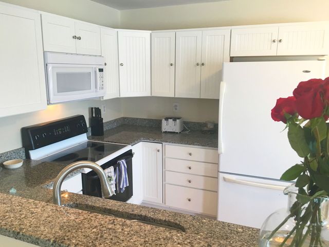 21 Atlantic Avenue, Groton, CT 06340