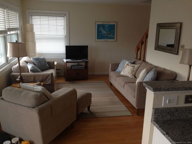 21 Atlantic Avenue, Groton, CT 06340