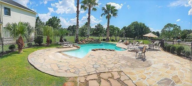 16020 Fountainview Drive 12, Montgomery, TX 77356