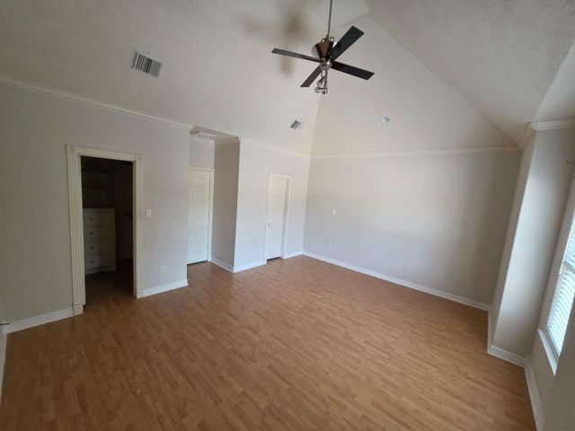 16020 Fountainview Drive 12, Montgomery, TX 77356