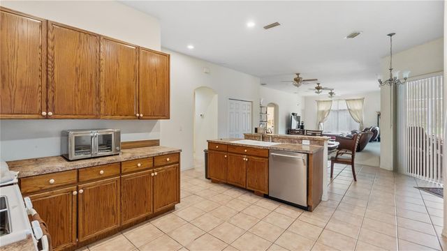 6111 HERONCREST COURT, Lithia, FL 33547
