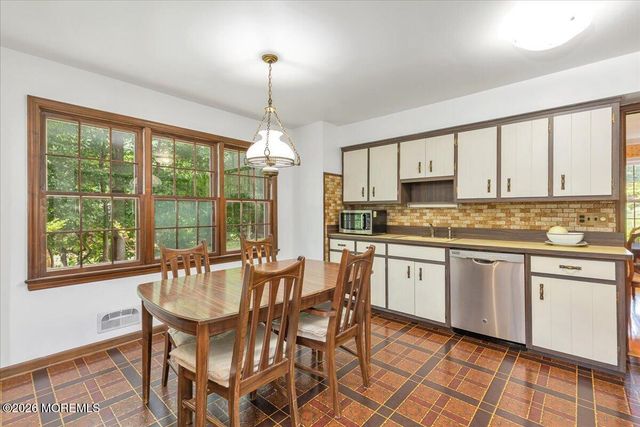 7 Windsor Terrace, Holmdel, NJ 07733