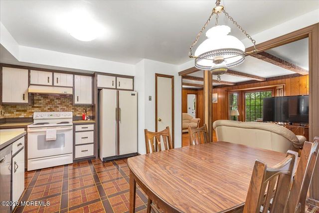 7 Windsor Terrace, Holmdel, NJ 07733