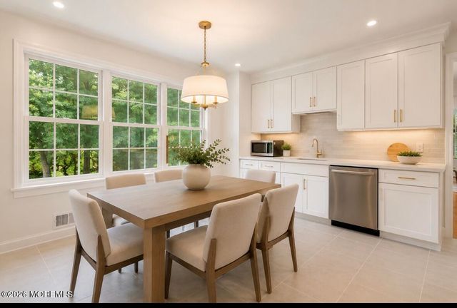 7 Windsor Terrace, Holmdel, NJ 07733