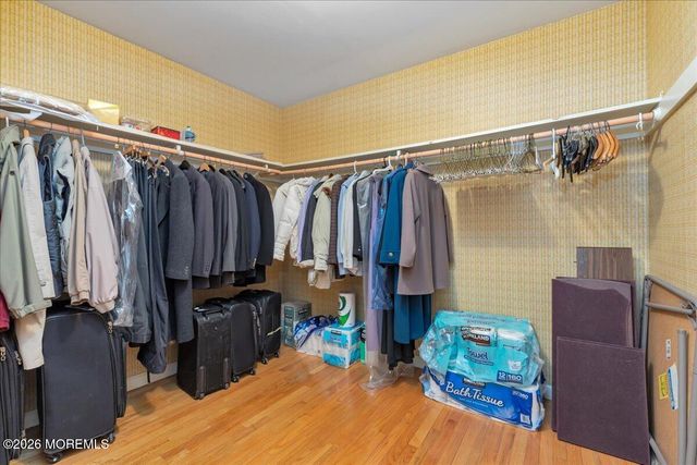 7 Windsor Terrace, Holmdel, NJ 07733