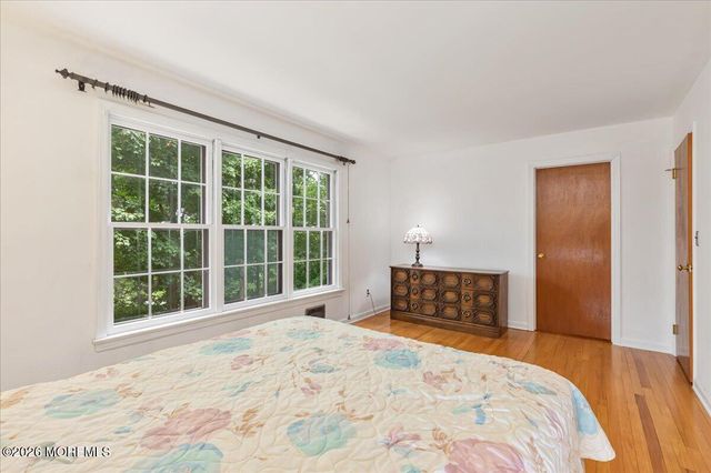 7 Windsor Terrace, Holmdel, NJ 07733