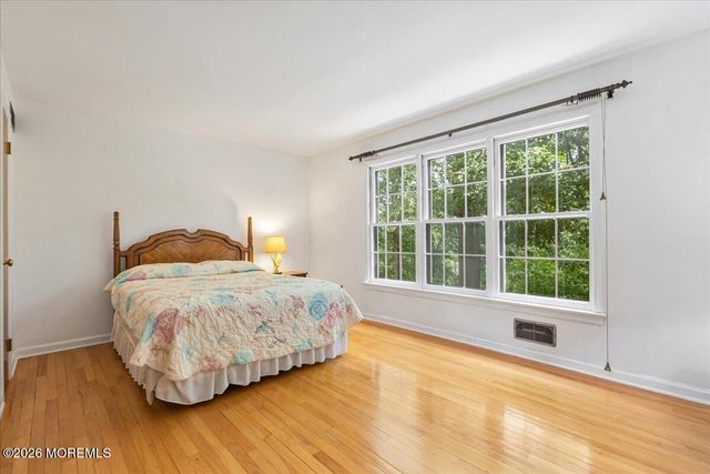 7 Windsor Terrace, Holmdel, NJ 07733