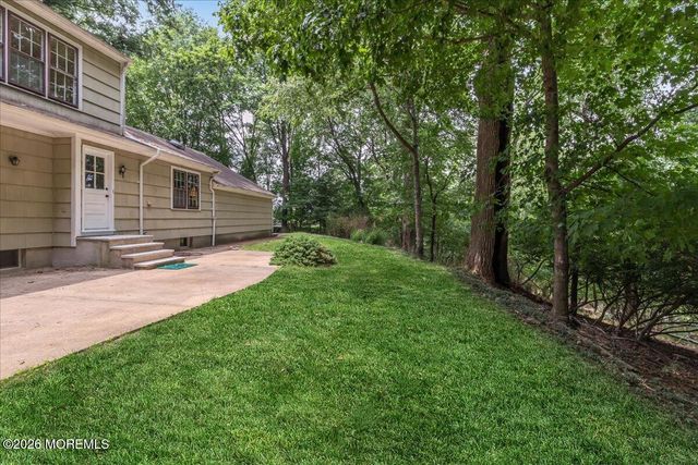 7 Windsor Terrace, Holmdel, NJ 07733
