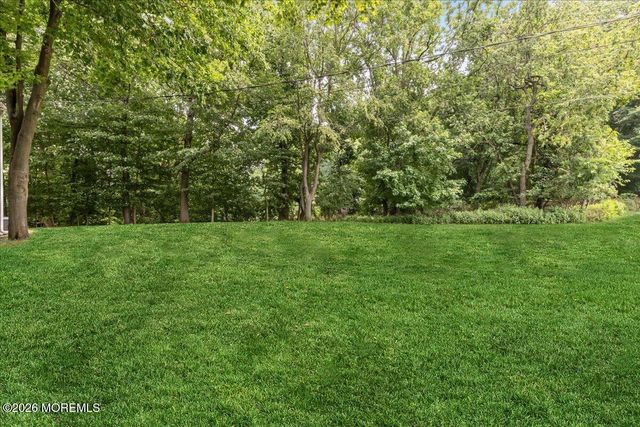 7 Windsor Terrace, Holmdel, NJ 07733