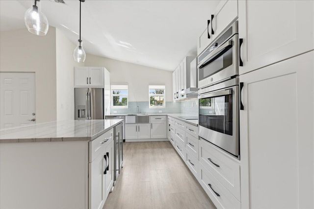 530 NE 3rd Avenue NE, Delray Beach, FL 33444