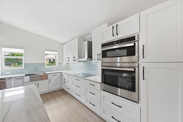 530 NE 3rd Avenue NE, Delray Beach, FL 33444