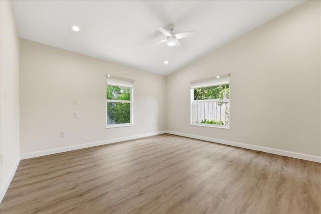 530 NE 3rd Avenue NE, Delray Beach, FL 33444