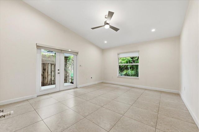 530 NE 3rd Avenue NE, Delray Beach, FL 33444