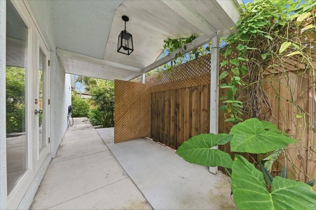 530 NE 3rd Avenue NE, Delray Beach, FL 33444