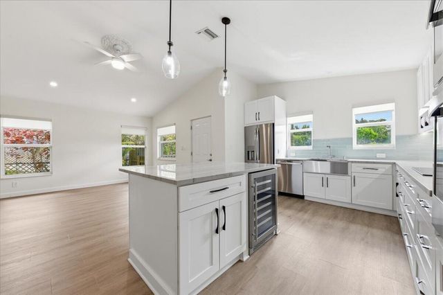 530 NE 3rd Avenue NE, Delray Beach, FL 33444