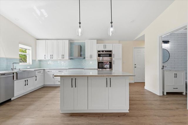 530 NE 3rd Avenue NE, Delray Beach, FL 33444