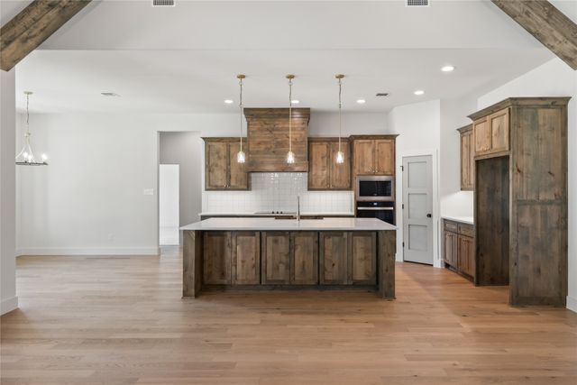 221 Oak Meadow Lane, Weatherford, TX 76085