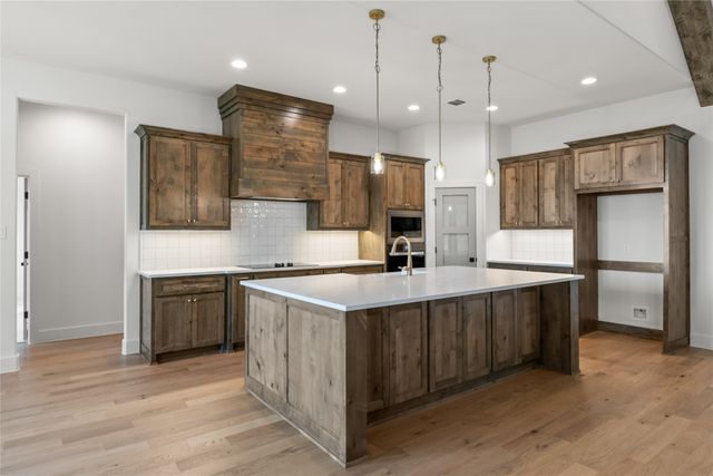 221 Oak Meadow Lane, Weatherford, TX 76085