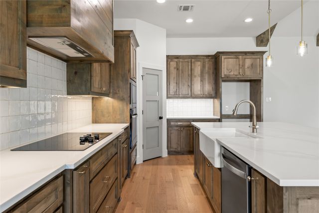 221 Oak Meadow Lane, Weatherford, TX 76085