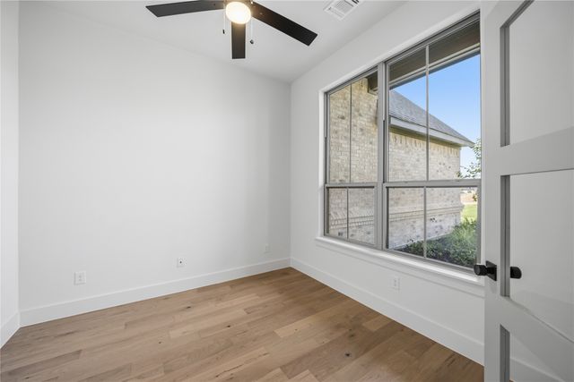 221 Oak Meadow Lane, Weatherford, TX 76085