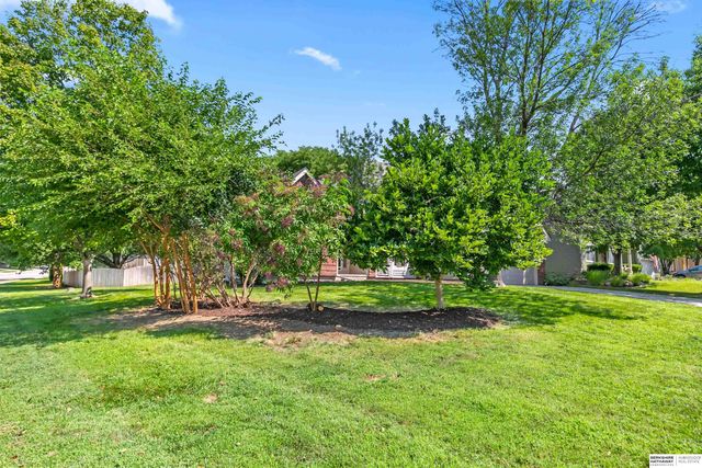 13734 Hillsborough Drive, Omaha, NE 68164