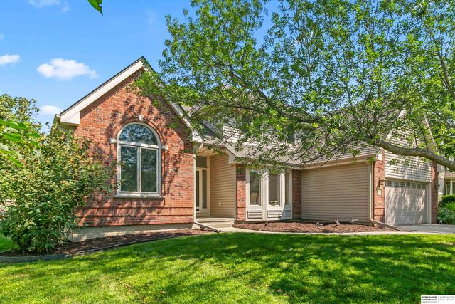 13734 Hillsborough Drive, Omaha, NE 68164