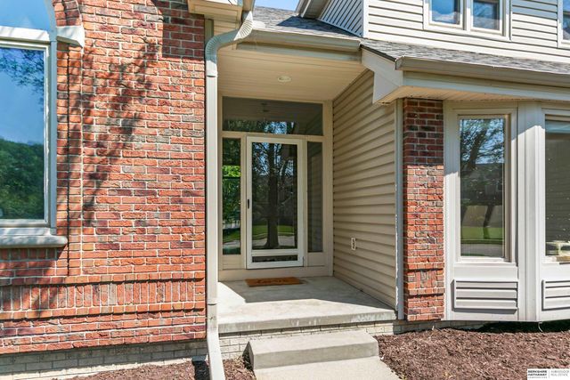 13734 Hillsborough Drive, Omaha, NE 68164