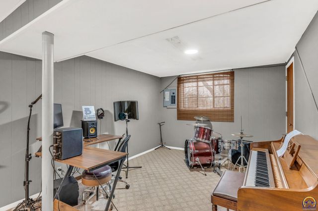 3741 SE Truman AVE, Topeka, KS 66609