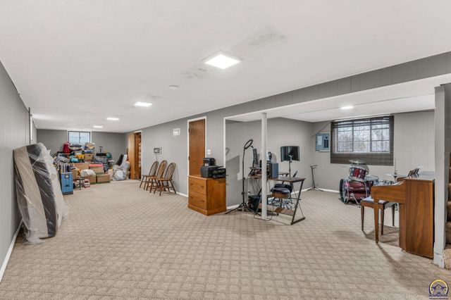 3741 SE Truman AVE, Topeka, KS 66609