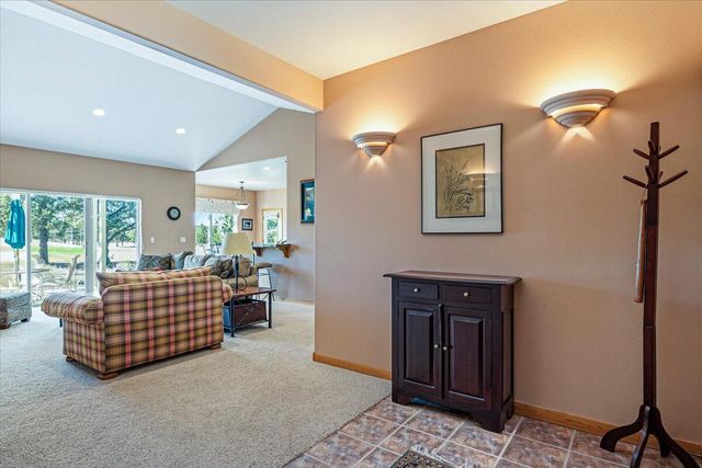 387 Goshawk Court, Redmond, OR 97756