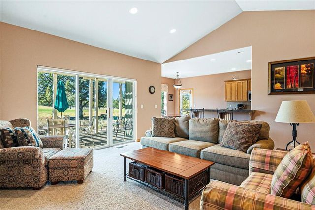 387 Goshawk Court, Redmond, OR 97756