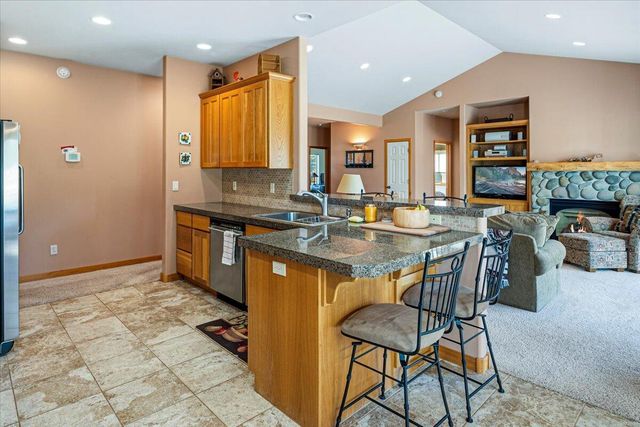 387 Goshawk Court, Redmond, OR 97756