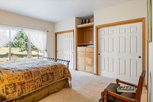 387 Goshawk Court, Redmond, OR 97756