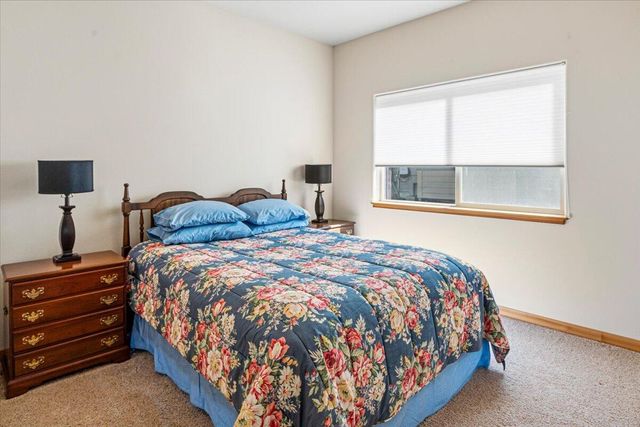 387 Goshawk Court, Redmond, OR 97756