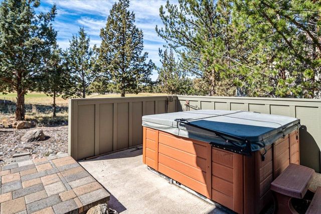 387 Goshawk Court, Redmond, OR 97756