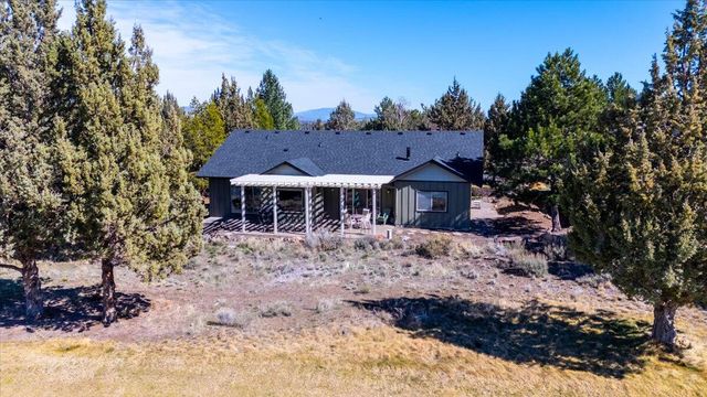 387 Goshawk Court, Redmond, OR 97756