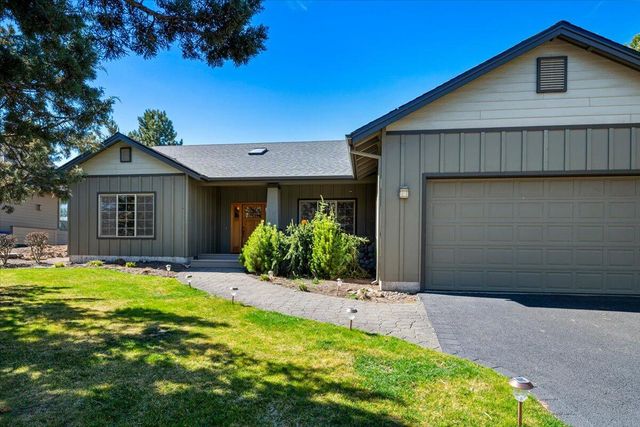 387 Goshawk Court, Redmond, OR 97756